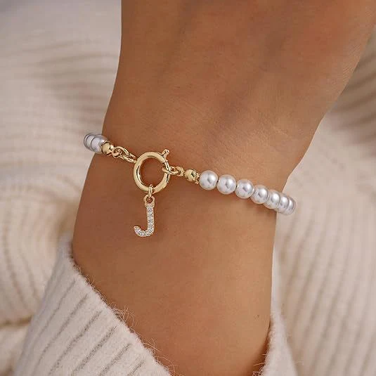 Auden Clé Letter Bracelet | Gold - Image 2