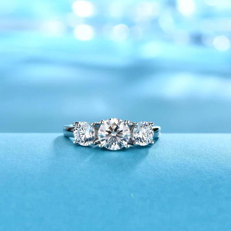 Clare Triple Stone Ring | White gold - Image 2