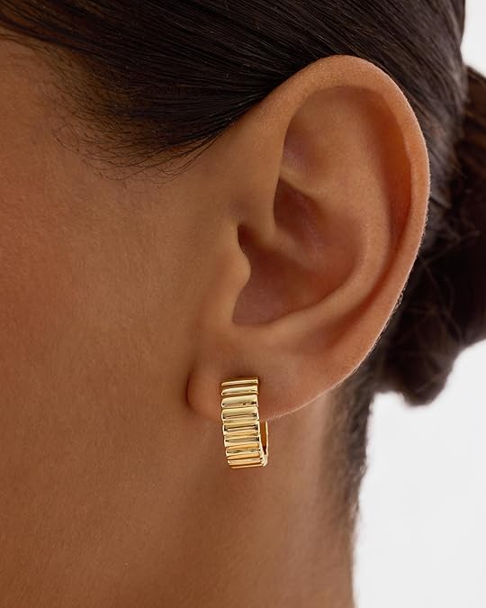 Classic Ridge Earrings | Gold - Image 3