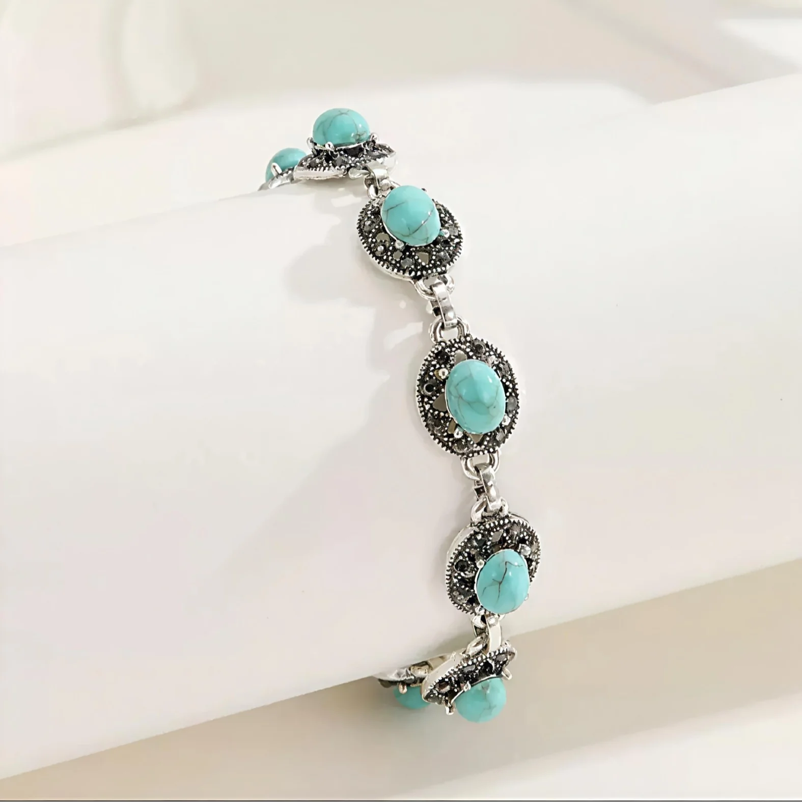 Corvelle Noble Emblem Bracelet | White Gold - Image 2