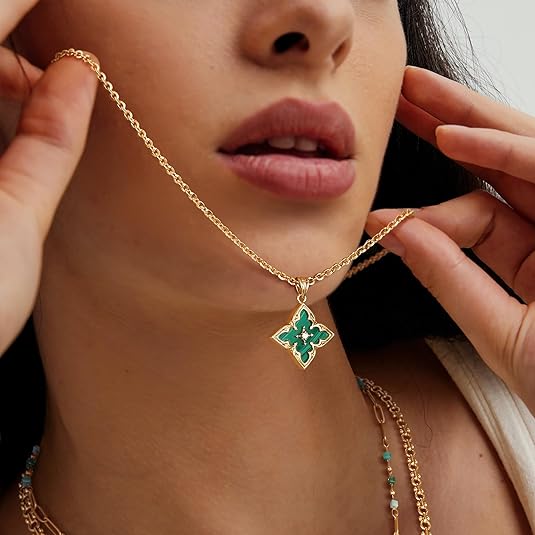 Emerald Clover Pendant Necklace | Gold - Image 3