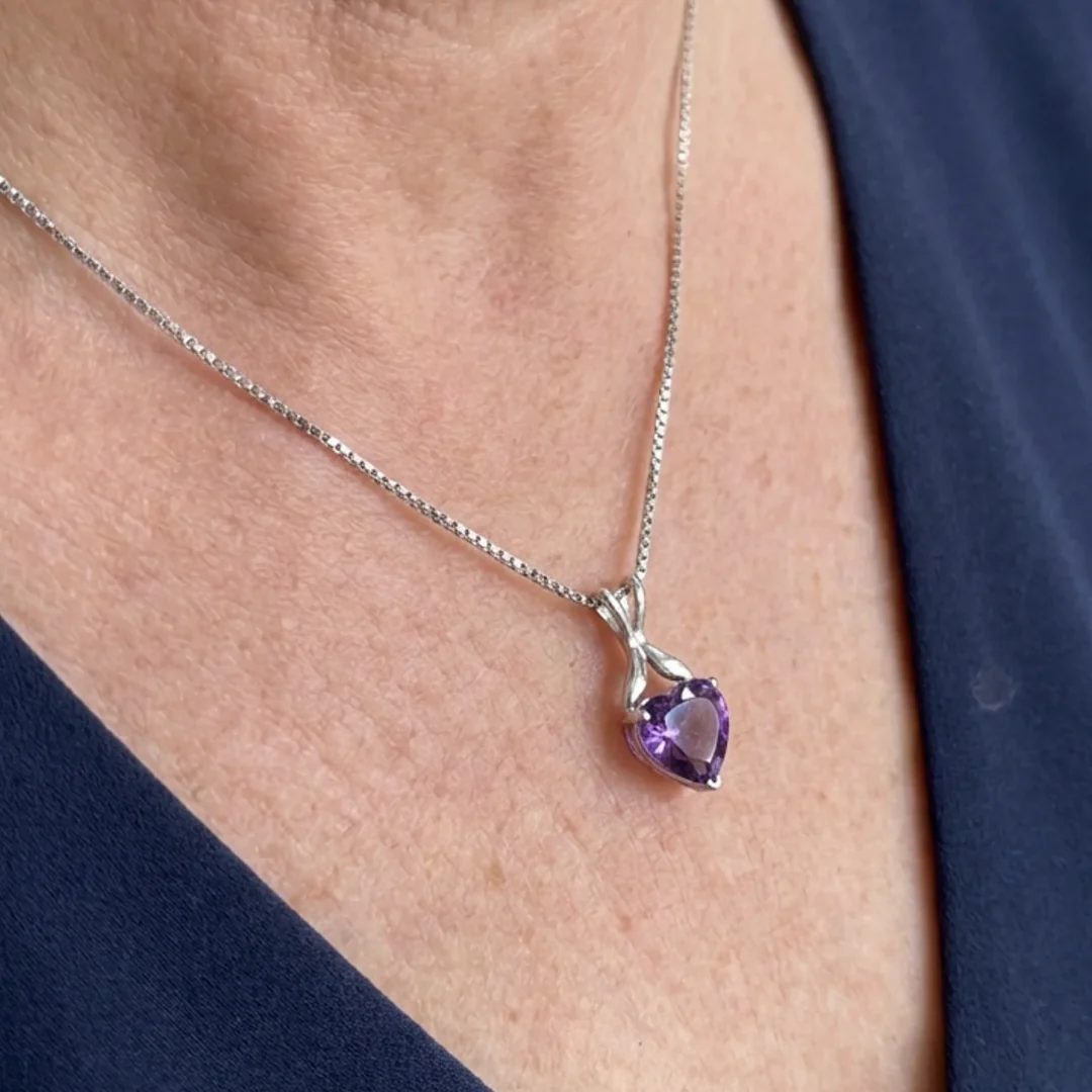 Heart of Violet Necklace | White Gold - Image 2