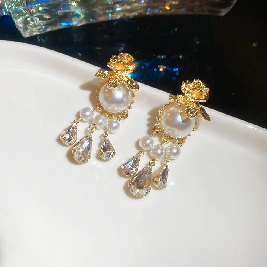 Ivoria Pearl Dew Drop Earrings | Gold - Image 2