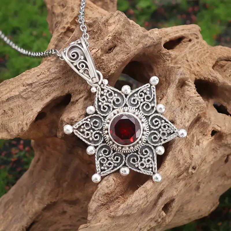 Jessindra Carmalyth Necklace | White Gold - Image 4