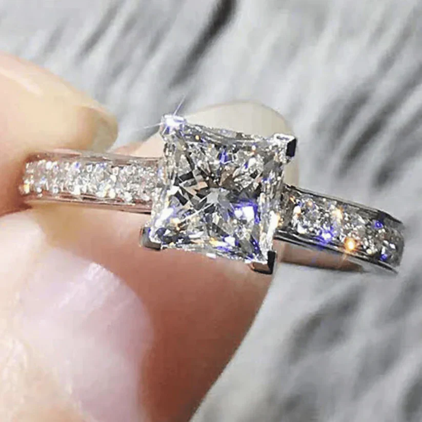 Leontina Gualtieri Ring | White Gold - Image 4