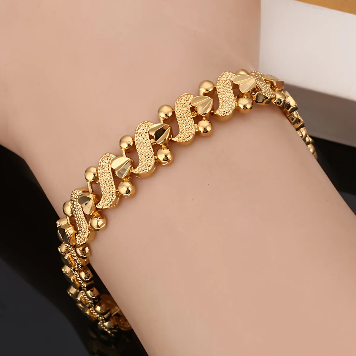 Lily Ornate Wave Bracelet | Gold - Image 2