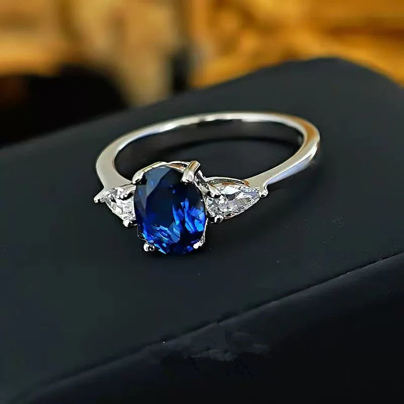 Marin Thorneau Ring | Gold - Image 2