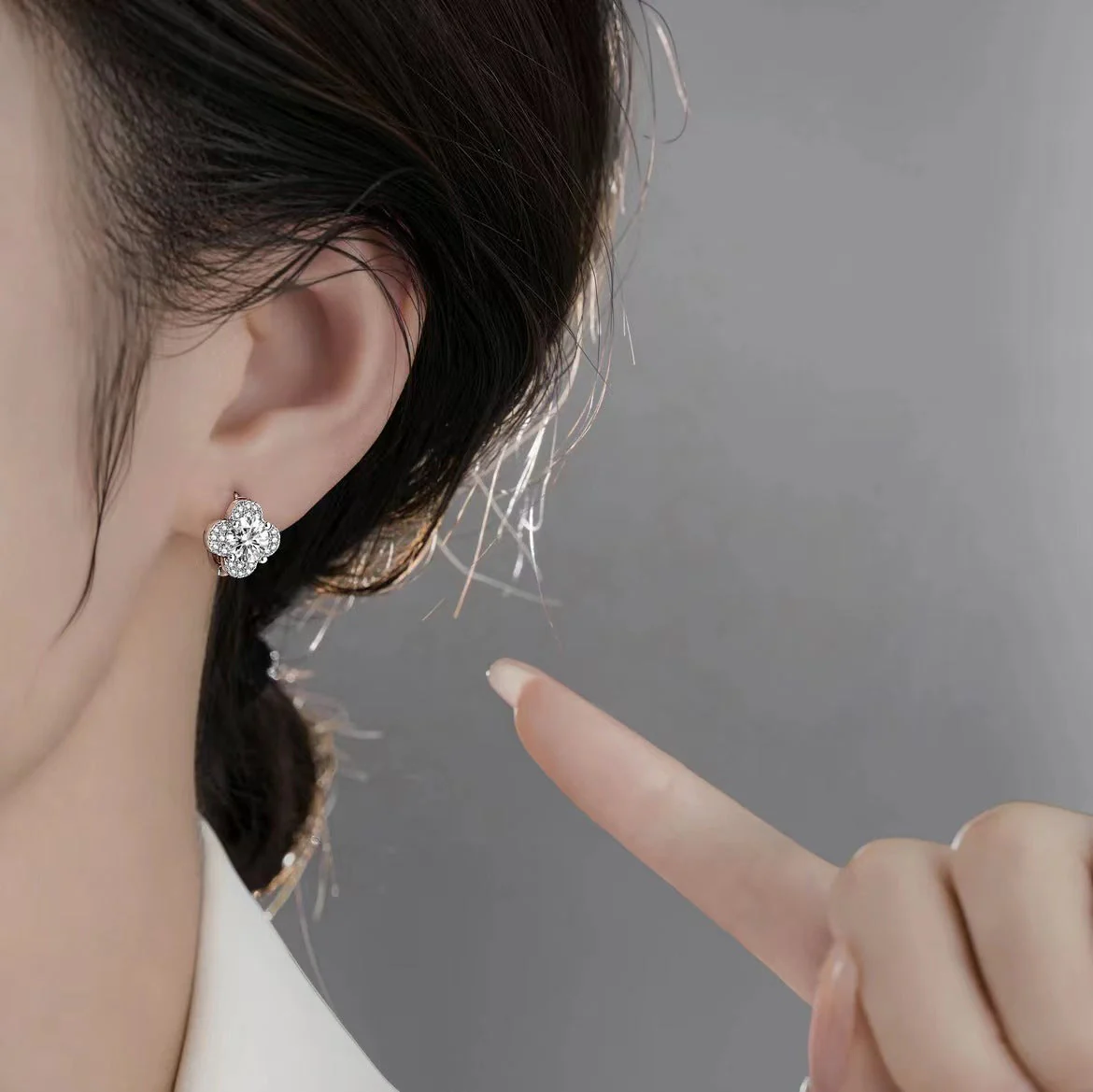 Clover Earrings | White Gold - Image 2