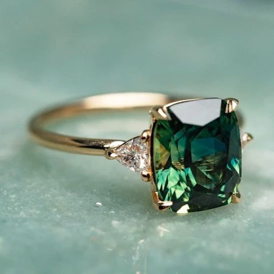 Vintage-Inspired Green Gemstone Ring | Gold - Image 2
