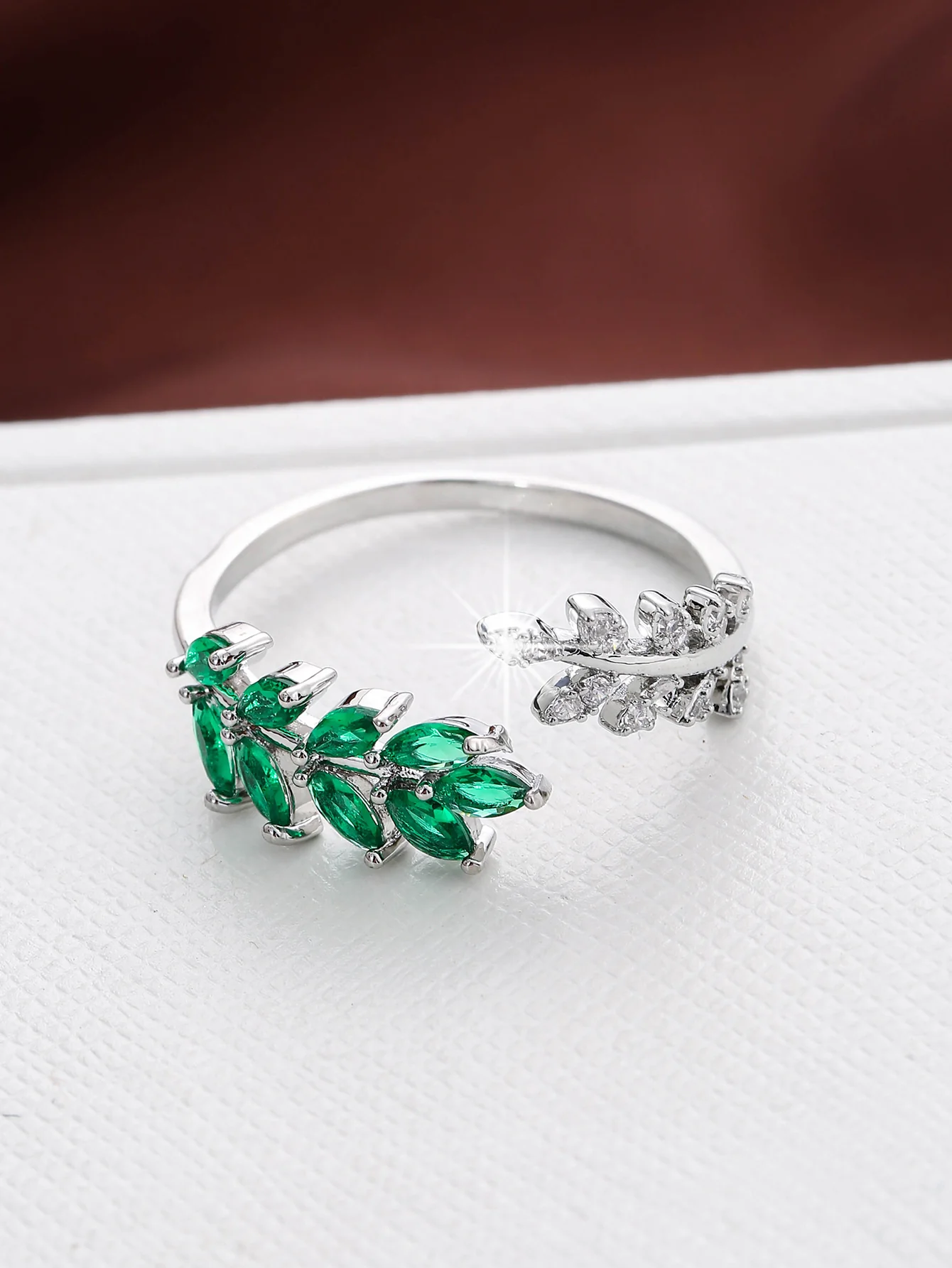 Vivara Lyselle Ring | White Gold - Image 3