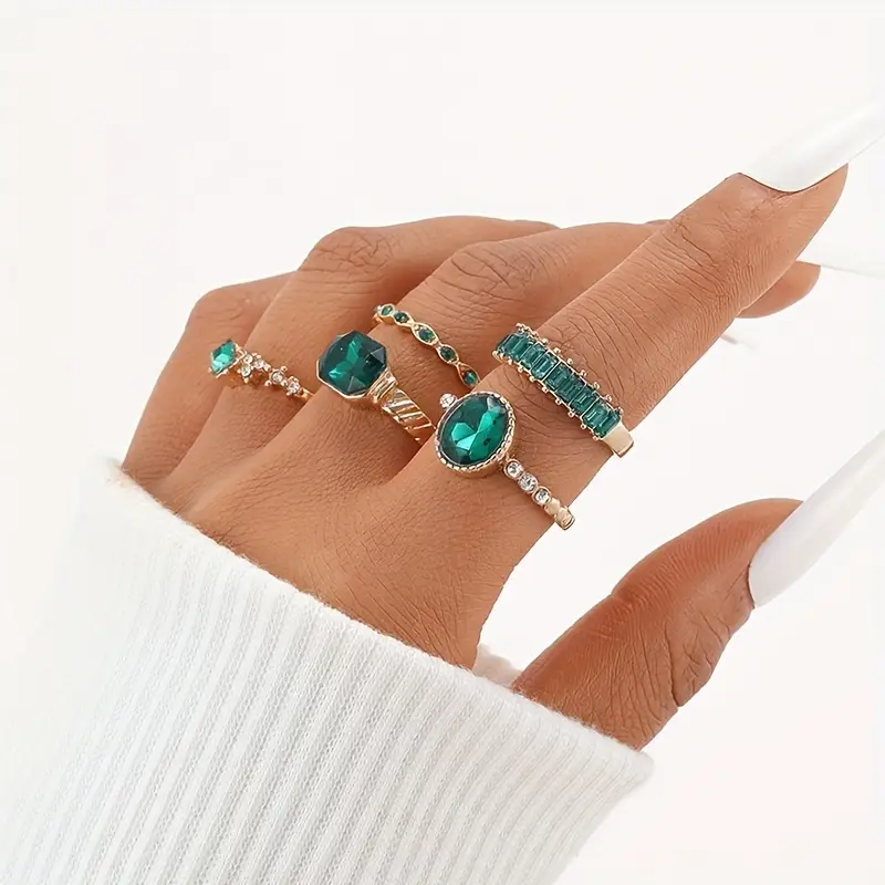 Zarina Exquisite Emerald Ring Set | Gold - Image 3